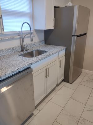 Penn West Construction and Design Logo