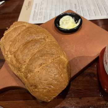 LongHorn Steakhouse - Bread and butter - Steakhouses Near Me - Orlando, Florida LongHorn Steakhouse - Bread and butter - Steakhouses Near Me - Orlando, Florida