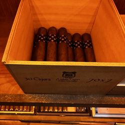 Excalibur Cigar & Scotch Lounge