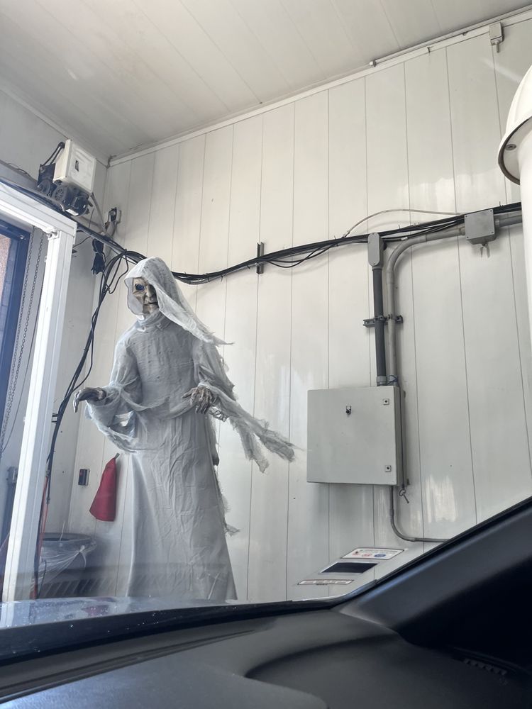 XPRESS CAR WASH Updated August 2024 87 Photos & 65 Reviews 14076 Main St, Hesperia