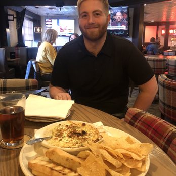 Grizzly's Grill - Waiter Isaiah - American Near Me - Waite Park, Minnesota