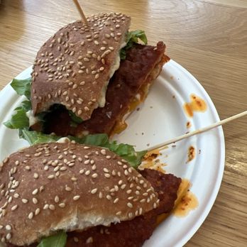 Schnipper's - Sweet Heat Crispy chicken sandwich - Burgers Near Me - New York, New York