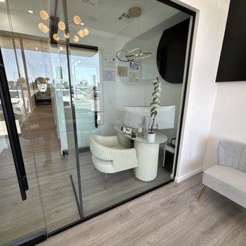 Select Dental Lounge - Consult room - General Dentistry Near Me - Hesperia, California Select Dental Lounge - Consult room - General Dentistry Near Me - Hesperia, California