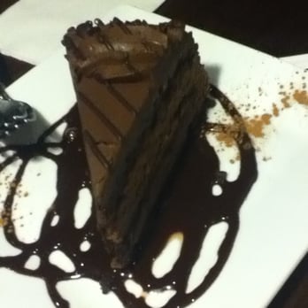 Dave & Buster's Ala Moana - Triple chocolate cake - Arcades Near Me - Honolulu, Hawaii