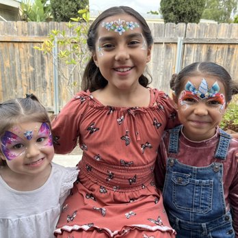 Happy Cat Entertainment - Unicorn Flowers & Crown Designs - Face Painting Near Me