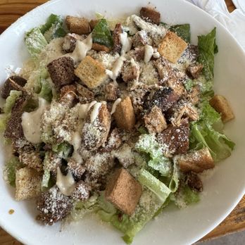 Threefoot Brewing - Caesar salad with grilled chicken - Breweries Near Me - Meridian, Mississippi Threefoot Brewing - Caesar salad with grilled chicken - Breweries Near Me - Meridian, Mississippi