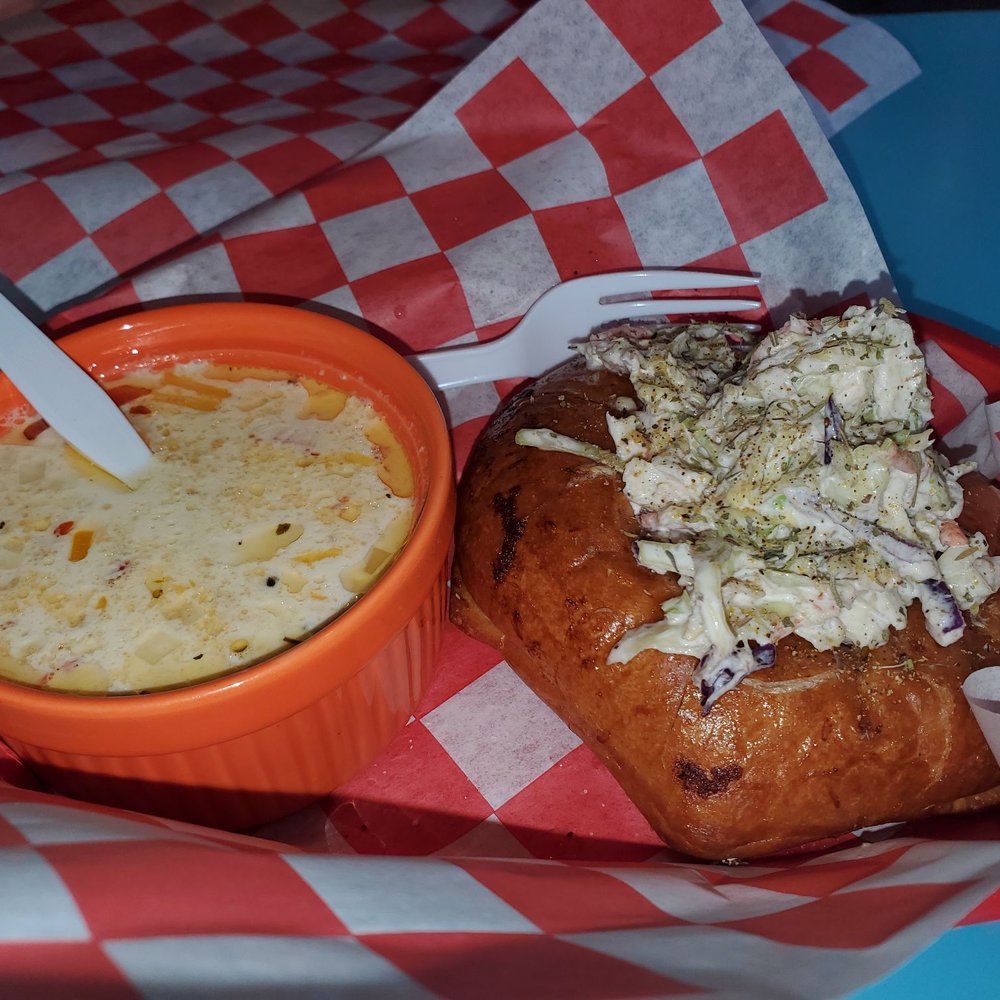 Street Eats - Texas Corn Chowder and Crab Fusion - Food Trucks Near Me - Paris, Texas Street Eats - Texas Corn Chowder and Crab Fusion - Food Trucks Near Me - Paris, Texas