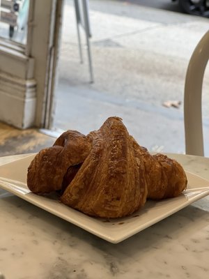 Charlotte Patisserie by null