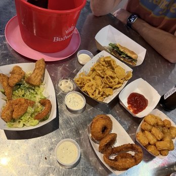 The Twisted Prop Bar & Grille - American Near Me - Winter Haven, Florida