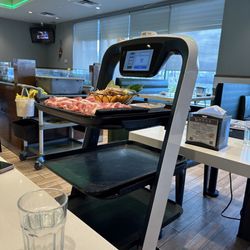 Happy Lamb Hot Pot - Robot servers