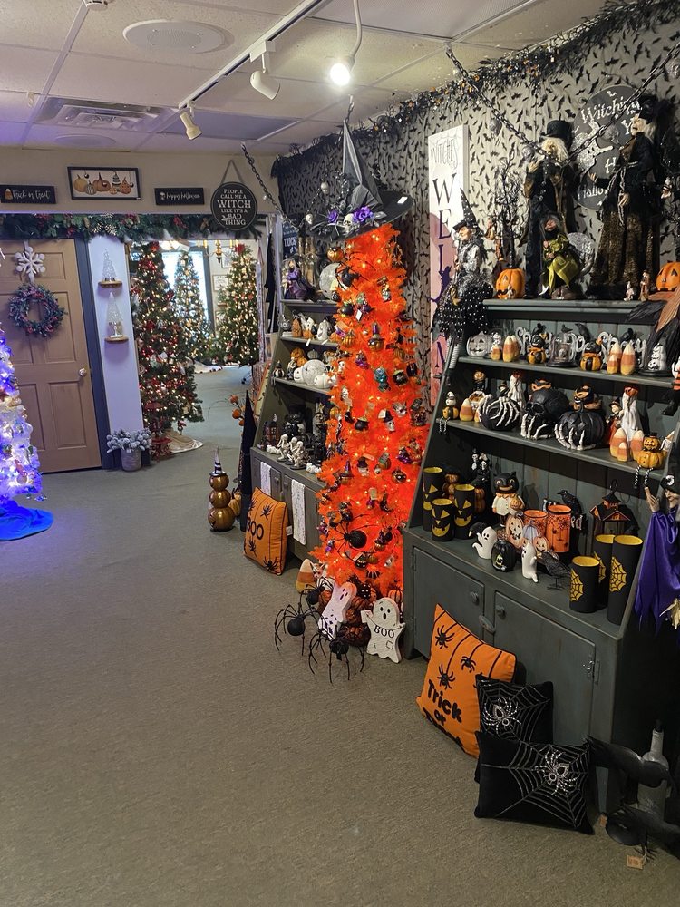 Cinnamon Stick the Gourmet Shop Logo