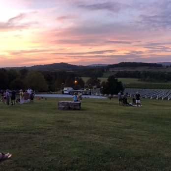 Arrington Vineyards - Wine Tasting Room Near Me - Arrington, Tennessee
