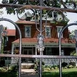 Victorian House Bed & Breakfast