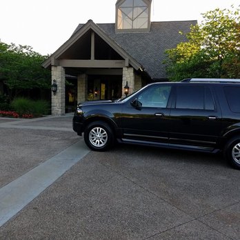 Boulevard Limousine - SUV at Shadow Glen Golf Club.   SUV service is perfect for golf outings. - Limos Near Me