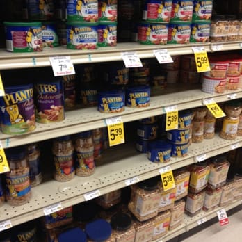Safeway - a grocery store shelf full of baby food - Grocery Near Me - Bethesda, Maryland