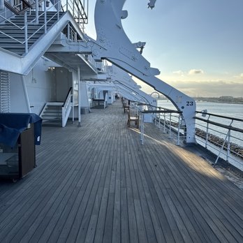 The Queen Mary - Hotels Near Me - Long Beach, California The Queen Mary - Hotels Near Me - Long Beach, California