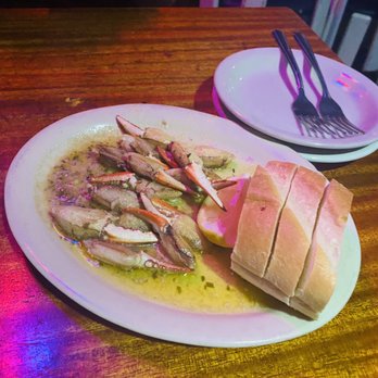 Louie's - Crab claws - Dive Bars Near Me - Dallas, Texas