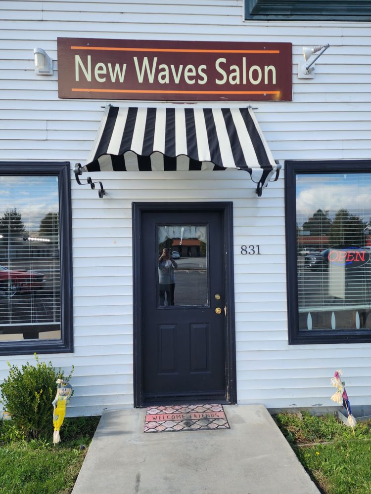 New Waves Salon Logo