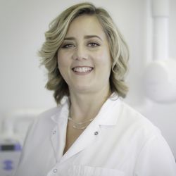 Raffaella Armstrong, DMD