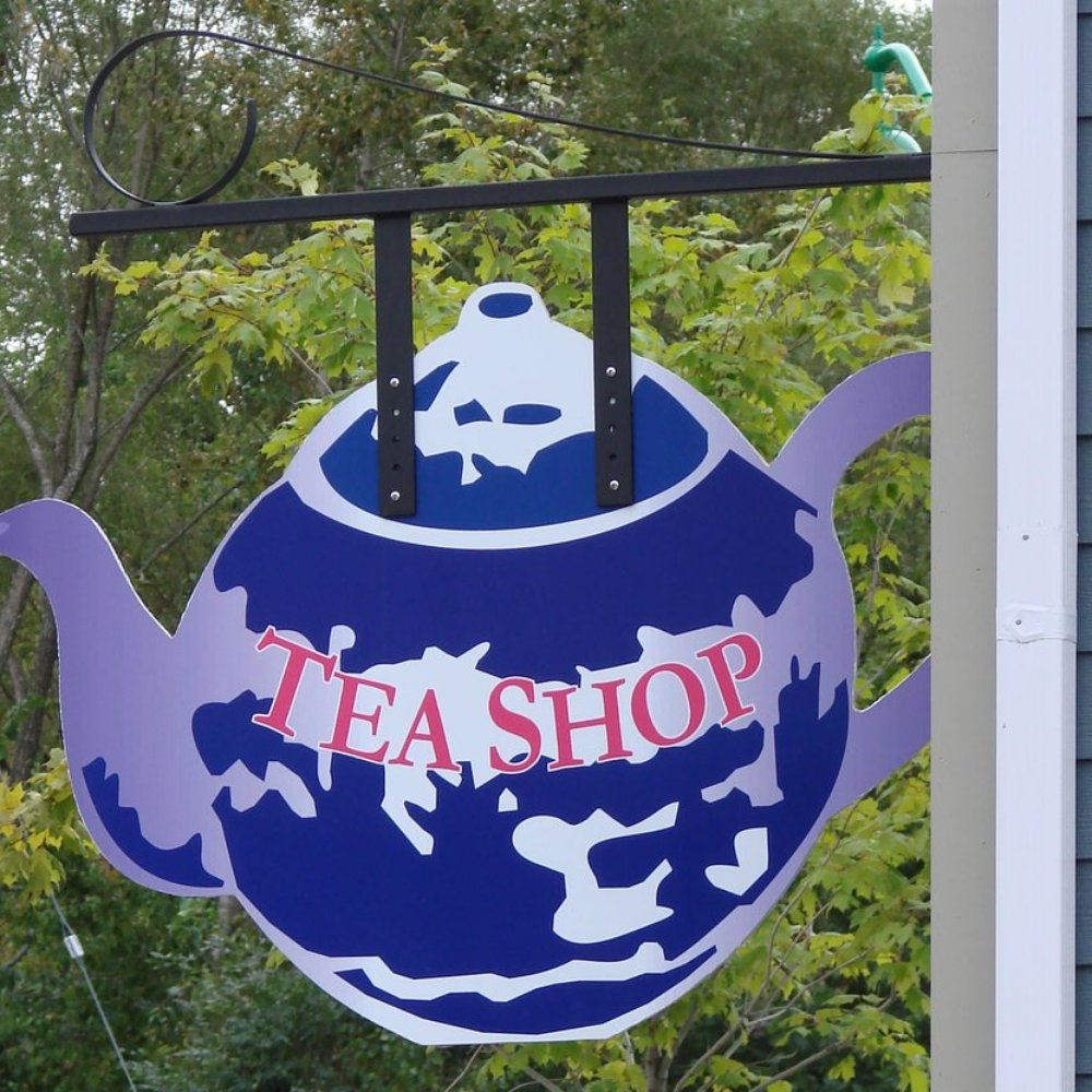 The Blue Willow Tea Shop - British Near Me - Gravenhurst, Ontario The Blue Willow Tea Shop - British Near Me - Gravenhurst, Ontario