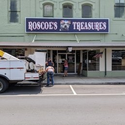 Exterior outside entrance of Roscoe's Treasures - Roscoe's Treasures Antique Vintage Unique Mall
255 E Main St Newport Tennessee - Newport, Tennessee Exterior outside entrance of Roscoe's Treasures - Roscoe's Treasures Antique Vintage Unique Mall
255 E Main St Newport Tennessee - Newport, Tennessee