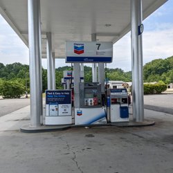 Chevron - Outside. Pump 7, full profile.