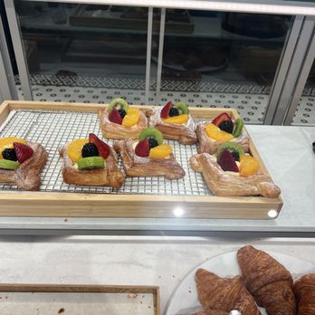 Paris Baguette - Pastries - Coffee & Tea Near Me - Herndon, Virginia Paris Baguette - Pastries - Coffee & Tea Near Me - Herndon, Virginia