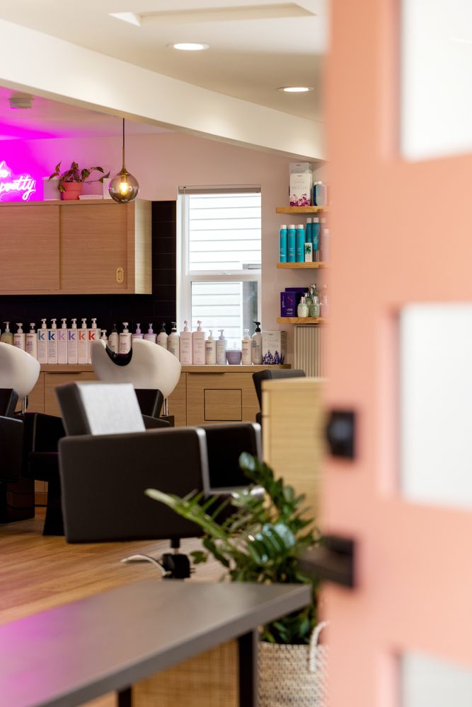 Nirvana Salon & Spa Logo