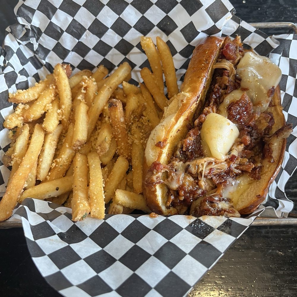 Pulled pork sandwich