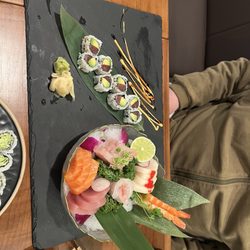 Akina Sushi