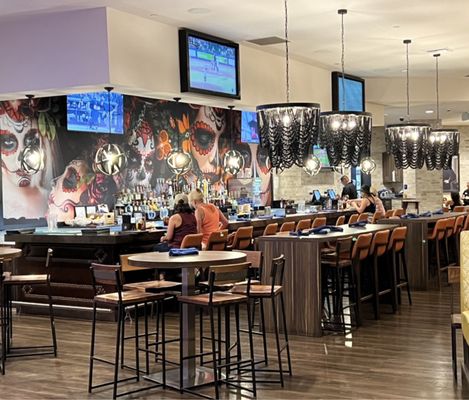 Uno Más Street Tacos + Spirits by null