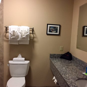 Bar Harbor Manor - Bathroom - Hotels Near Me - Bar Harbor, Maine