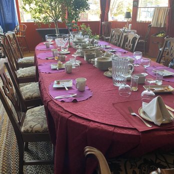 Pleasant and Main - Plentiful seating - Cafes Near Me - Housatonic, Massachusetts Pleasant and Main - Plentiful seating - Cafes Near Me - Housatonic, Massachusetts