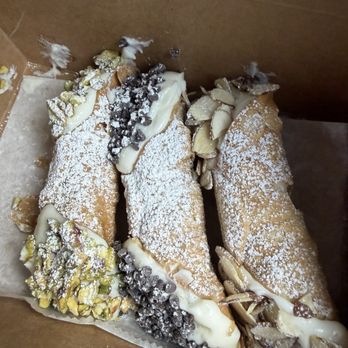 Modern Pastry Shop - Bakeries Near Me - Boston, Massachusetts