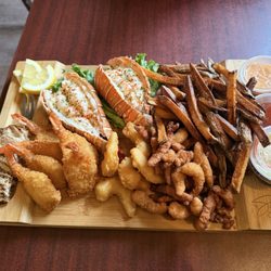 Reds Country Inn Bar & Grill