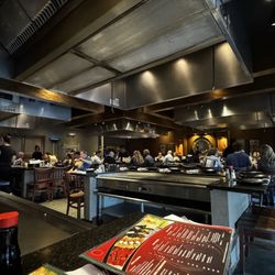 Oishi Sushi & Steakhouse - Chesterfield - Dinner area