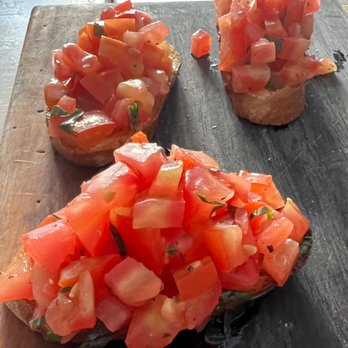 La Famiglia - Bruschetta - Pizza Near Me - Playa del Carmen, ROO La Famiglia - Bruschetta - Pizza Near Me - Playa del Carmen, ROO