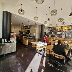 Bruxie - Beverage center and seating