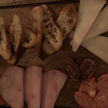 Le Q.G. - Cheese plater - Gastropubs Near Me - Mont-Tremblant, Quebec Le Q.G. - Cheese plater - Gastropubs Near Me - Mont-Tremblant, Quebec