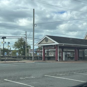 Pour It Out Cafe - Right across from train station - Desserts Near Me - Bay Shore, New York