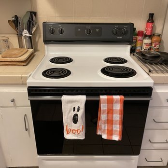Castro Cleaning Services - After - oven. - Home Cleaning Near Me Castro Cleaning Services - After - oven. - Home Cleaning Near Me