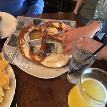 Bedford Hall Craft Kitchen & Bar - Really Big Pretzel - New American Near Me - Stamford, Connecticut Bedford Hall Craft Kitchen & Bar - Really Big Pretzel - New American Near Me - Stamford, Connecticut