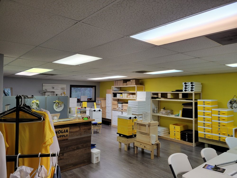 Magnolia Bee & Supply - beekeeping in Magnolia, TX