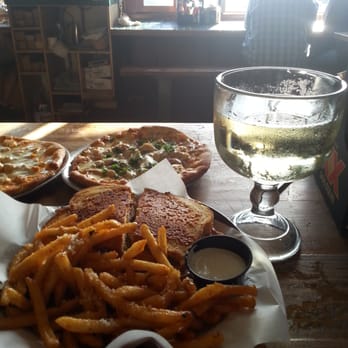 Mutt Lynch's - Pubs Near Me - Newport Beach, California Mutt Lynch's - Pubs Near Me - Newport Beach, California