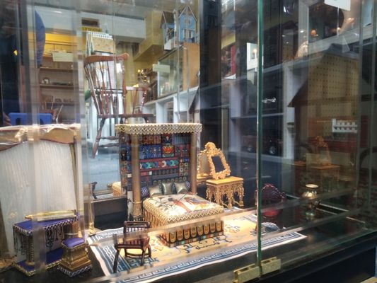 My Little Town-Dollhouse & Miniatures Showplace by null