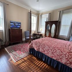 Lookaway Inn