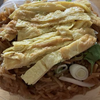LA Kitchen - Noodles w/egg - Chinese Near Me - Fresno, California LA Kitchen - Noodles w/egg - Chinese Near Me - Fresno, California