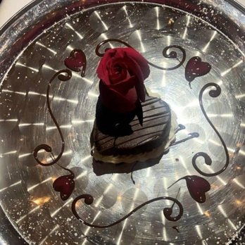 Il Cielo - Chocolate heart dessert - Italian Near Me - Beverly Hills, California Il Cielo - Chocolate heart dessert - Italian Near Me - Beverly Hills, California