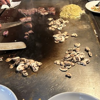 Benihana - Lombard - Sushi Bars Near Me - Lombard, Illinois