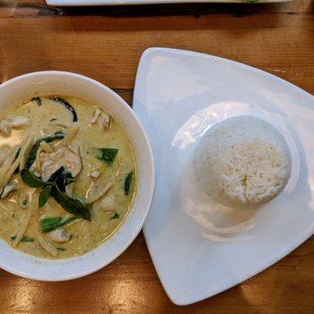 Khao San Road - Gaeng Kaew Wan (Green Curry) - Thai Near Me - Toronto, Ontario